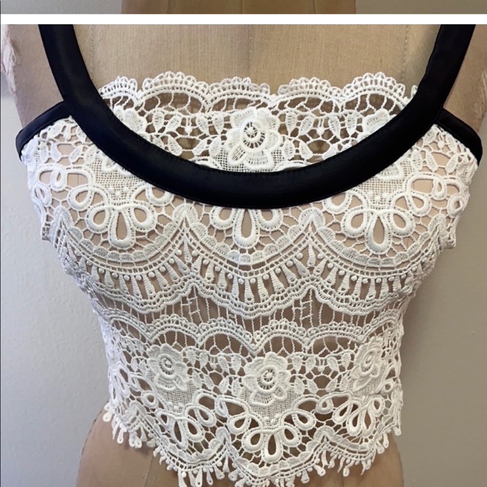 J. Vivian lace and ribbon 🎀 crop top